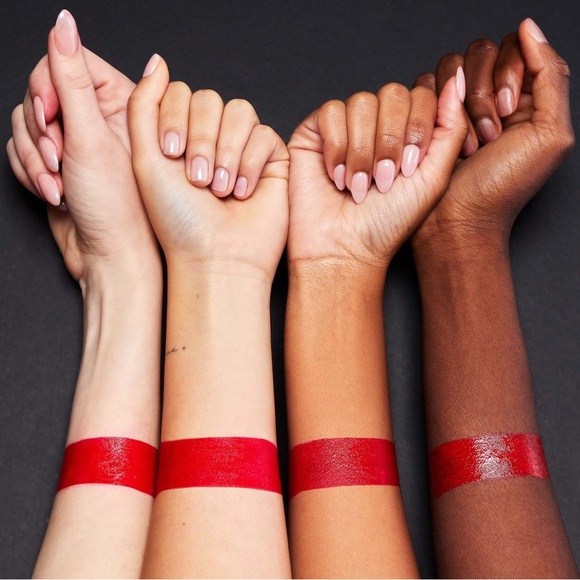 GXVE BY GWEN STEFANI Xtra Sauce Longwear Vinyl Liquid Lipstick- Original Recipe - Picture 3 of 12